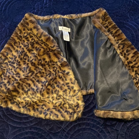 Vintage LEOPARD Faux Vegan Fur Capelet Shawl Wrap scarf PIN-UP Glam retro - Picture 3 of 3